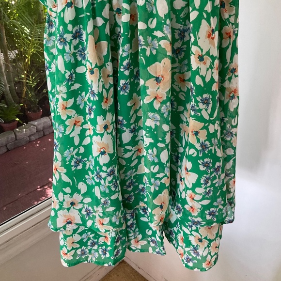 Sienna Sky Green Floral Tiered Dress - NWT Size: L - Picture 3 of 7